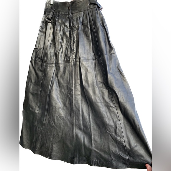 EUC black leather skirt Gossip Vancouver Canada - Picture 4 of 15